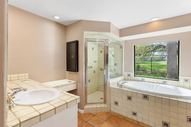 206 Blue Ground, Horseshoe Bay, TX 78657