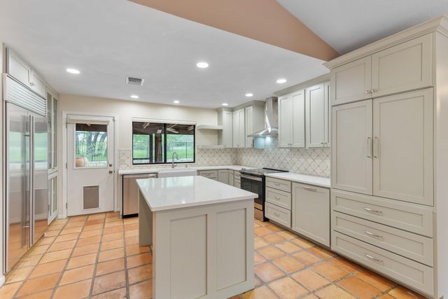 206 Blue Ground, Horseshoe Bay, TX 78657