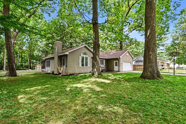 14275 Shiawassee Drive, Grand Haven, MI 49417