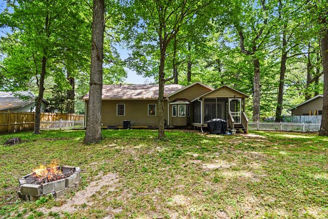14275 Shiawassee Drive, Grand Haven, MI 49417
