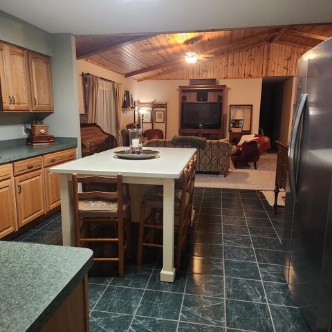 11626 N Lake STREET, Milton, WI 53563