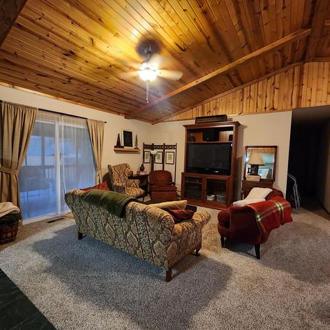 11626 N Lake STREET, Milton, WI 53563