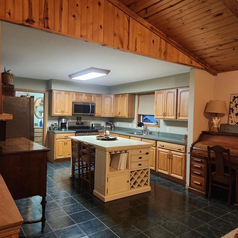 11626 N Lake STREET, Milton, WI 53563