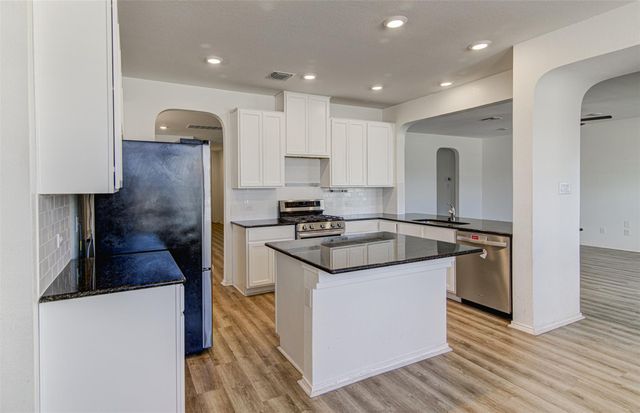 1004 Desaix DR, Georgetown, TX 78628