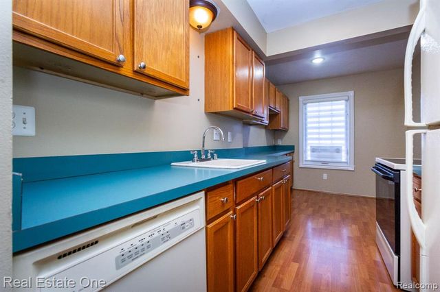 111 Manor Way, Rochester Hills, MI 48309