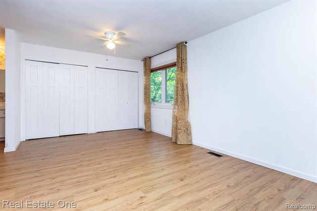 111 Manor Way, Rochester Hills, MI 48309