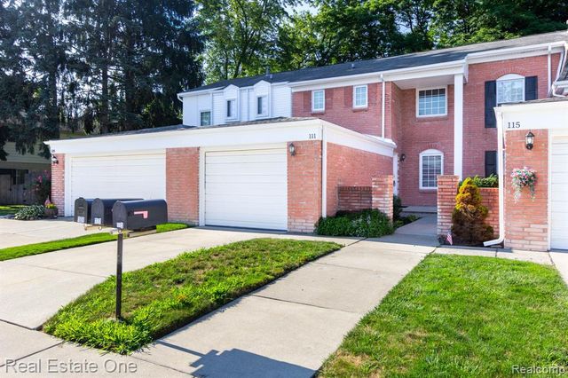 111 Manor Way, Rochester Hills, MI 48309