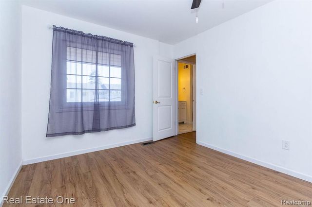 111 Manor Way, Rochester Hills, MI 48309