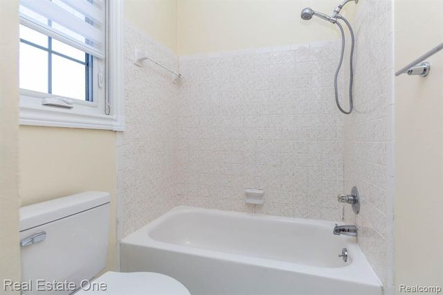 111 Manor Way, Rochester Hills, MI 48309