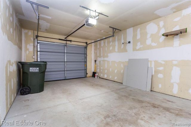 111 Manor Way, Rochester Hills, MI 48309
