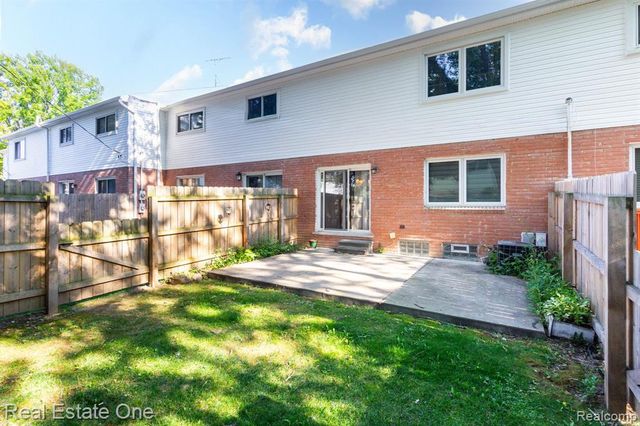 111 Manor Way, Rochester Hills, MI 48309