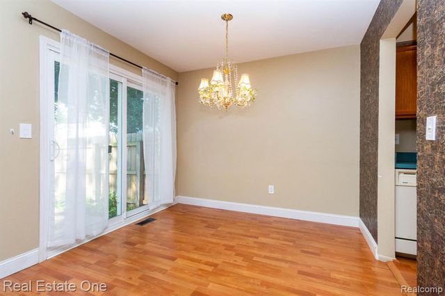 111 Manor Way, Rochester Hills, MI 48309