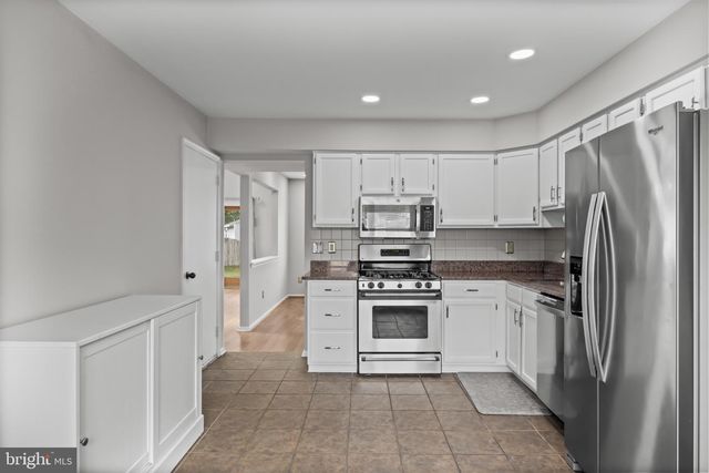 3 HARVEST LN, Sicklerville, NJ 08081