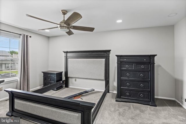 3 HARVEST LN, Sicklerville, NJ 08081