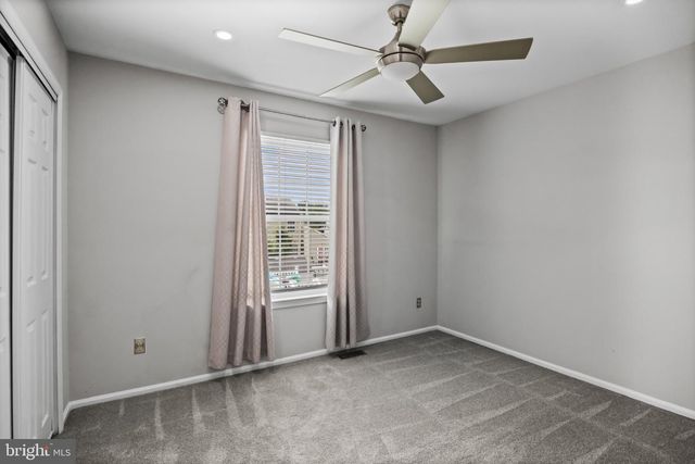 3 HARVEST LN, Sicklerville, NJ 08081