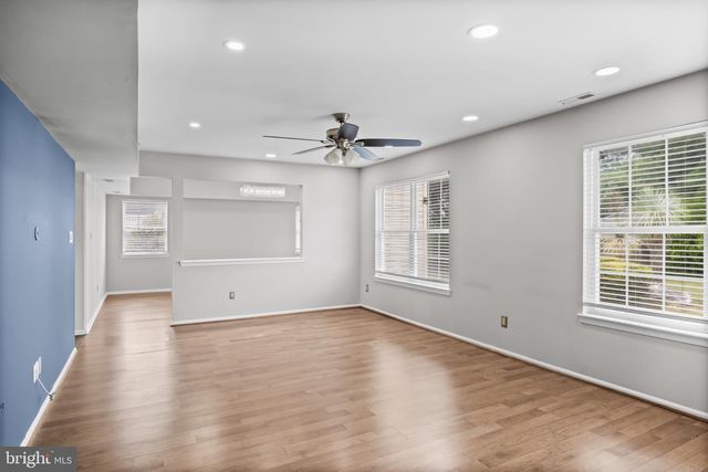 3 HARVEST LN, Sicklerville, NJ 08081