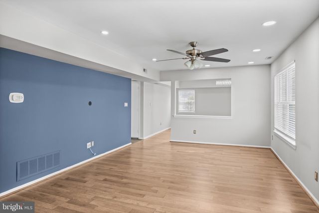 3 HARVEST LN, Sicklerville, NJ 08081
