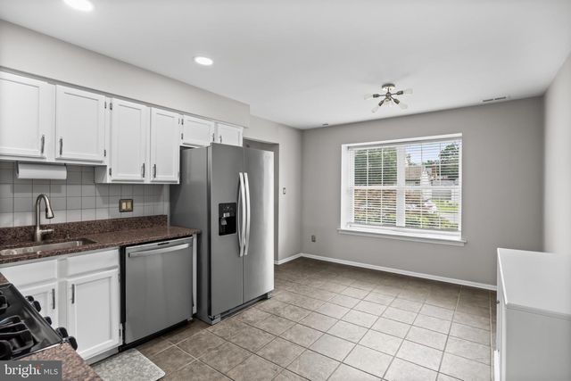 3 HARVEST LN, Sicklerville, NJ 08081