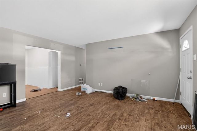 9446 Stansberry Avenue, St Louis, MO 63134