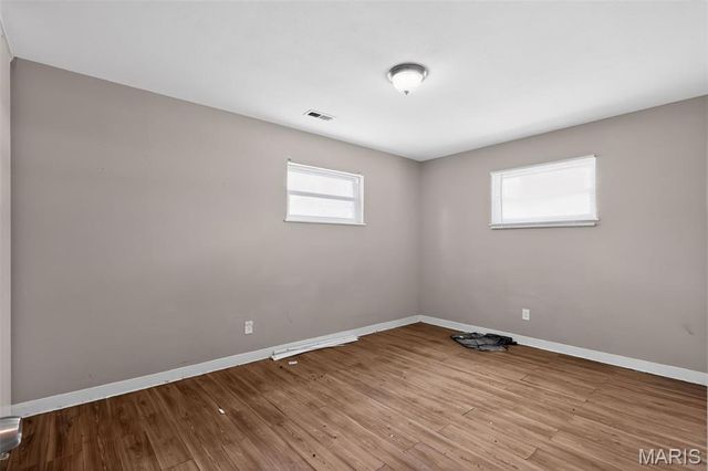 9446 Stansberry Avenue, St Louis, MO 63134