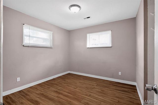 9446 Stansberry Avenue, St Louis, MO 63134