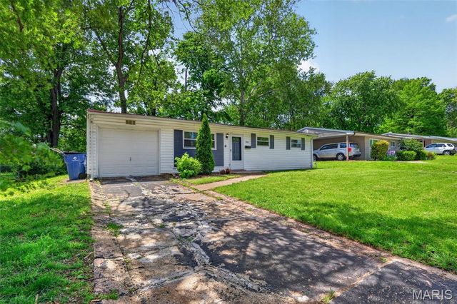 9446 Stansberry Avenue, St Louis, MO 63134