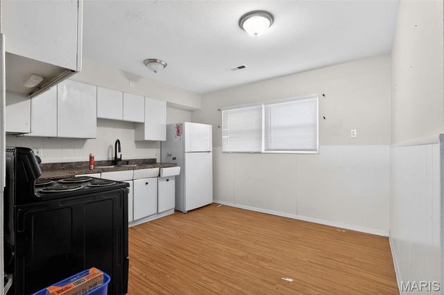 9446 Stansberry Avenue, St Louis, MO 63134