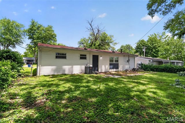 9446 Stansberry Avenue, St Louis, MO 63134