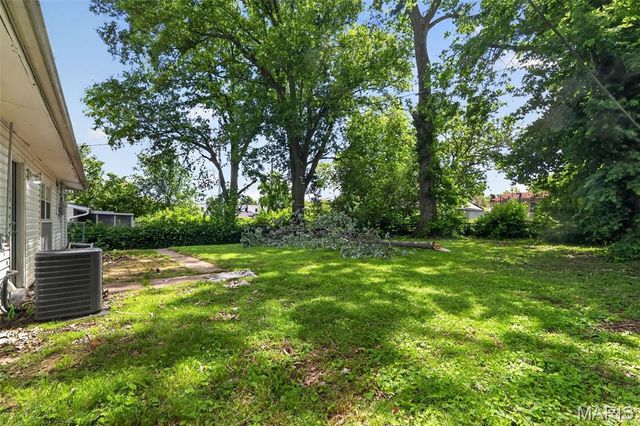 9446 Stansberry Avenue, St Louis, MO 63134