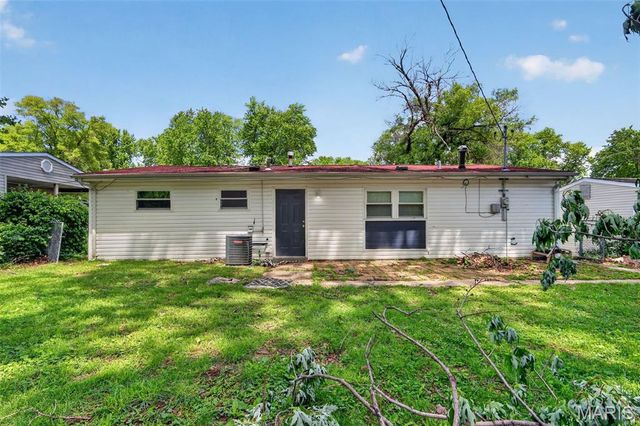 9446 Stansberry Avenue, St Louis, MO 63134