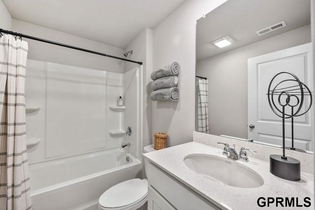 20608 Emiline Street, Gretna, NE 68028