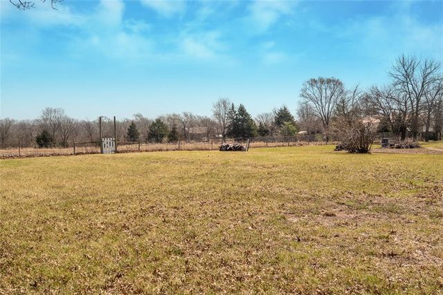 16145 Gardner Road, Gardner, KS 66030
