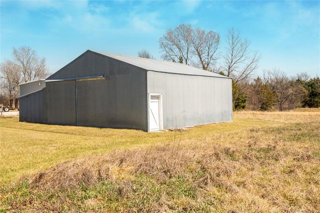 16145 Gardner Road, Gardner, KS 66030