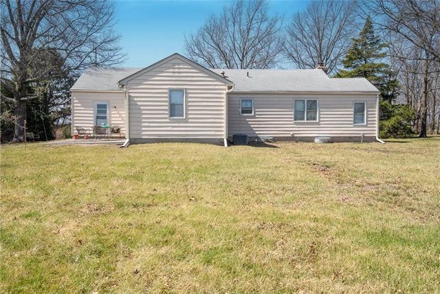16145 Gardner Road, Gardner, KS 66030