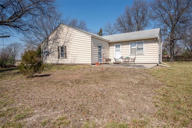 16145 Gardner Road, Gardner, KS 66030