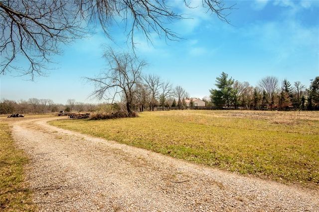 16145 Gardner Road, Gardner, KS 66030