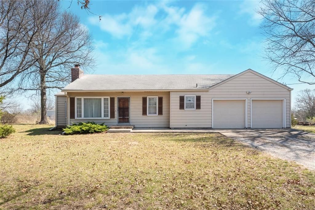16145 Gardner Road, Gardner, KS 66030