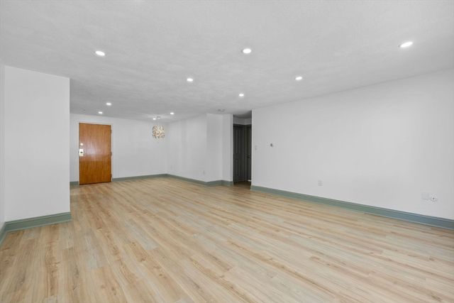 84 Grant St 7, Somerville, MA 02145