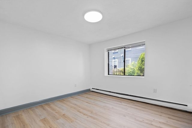 84 Grant St 7, Somerville, MA 02145