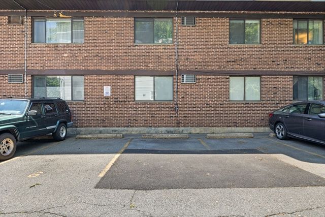84 Grant St 7, Somerville, MA 02145