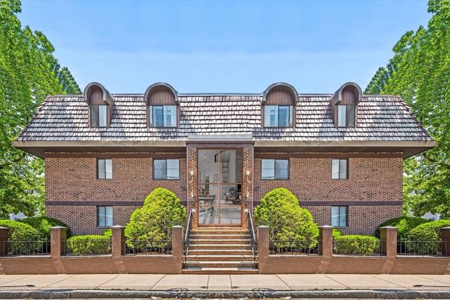 84 Grant St 7, Somerville, MA 02145
