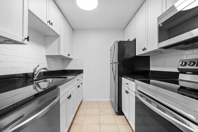 84 Grant St 7, Somerville, MA 02145