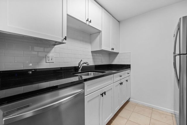 84 Grant St 7, Somerville, MA 02145