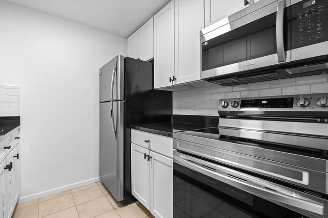 84 Grant St 7, Somerville, MA 02145
