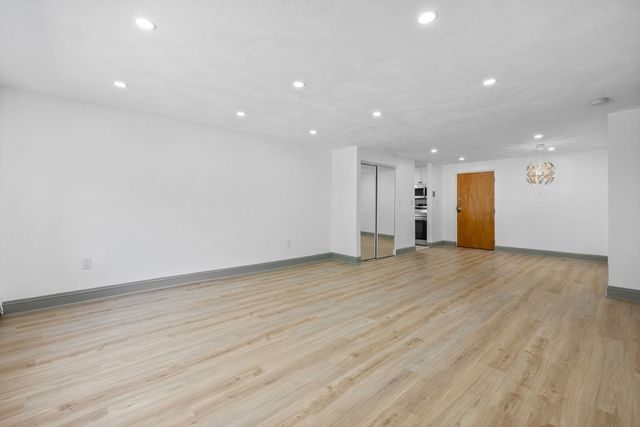 84 Grant St 7, Somerville, MA 02145
