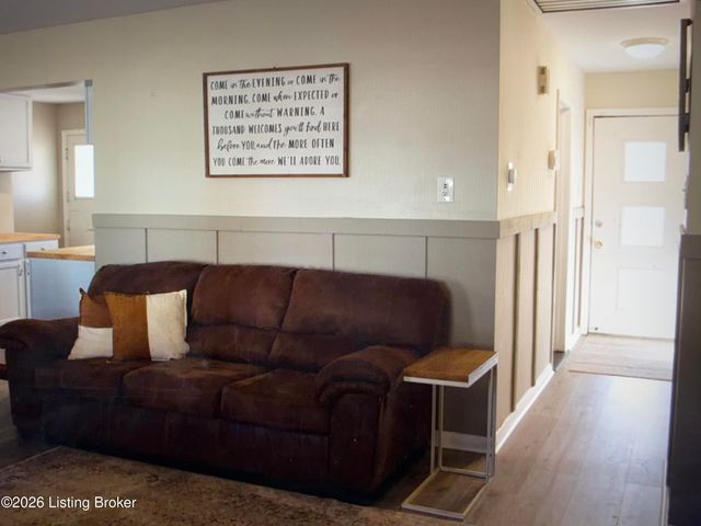 5355 New Cut Rd, Louisville, KY 40214