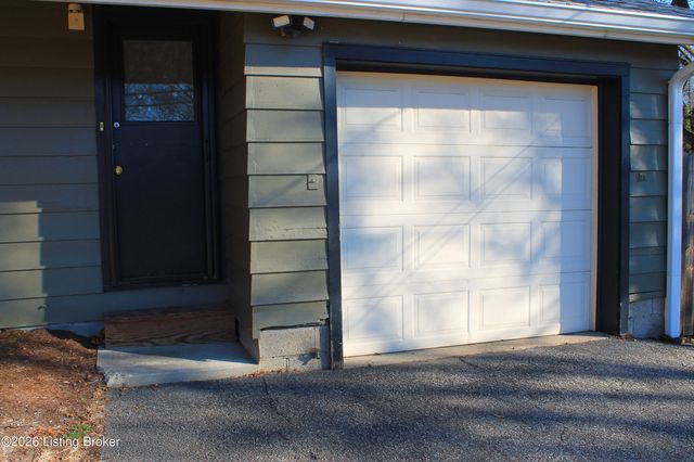 5355 New Cut Rd, Louisville, KY 40214