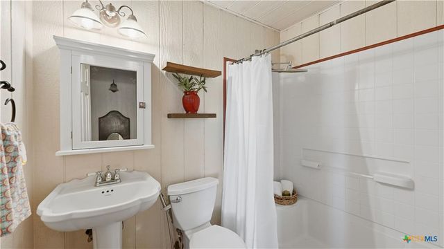 127 offer, Llano, TX 78643