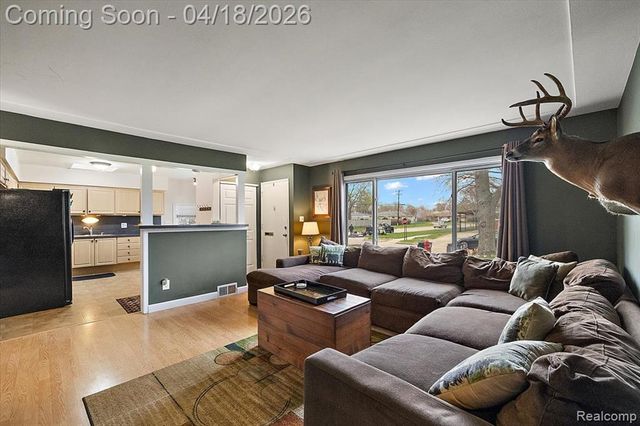 14518 Melrose Street, Livonia, MI 48154