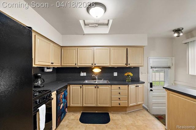 14518 Melrose Street, Livonia, MI 48154